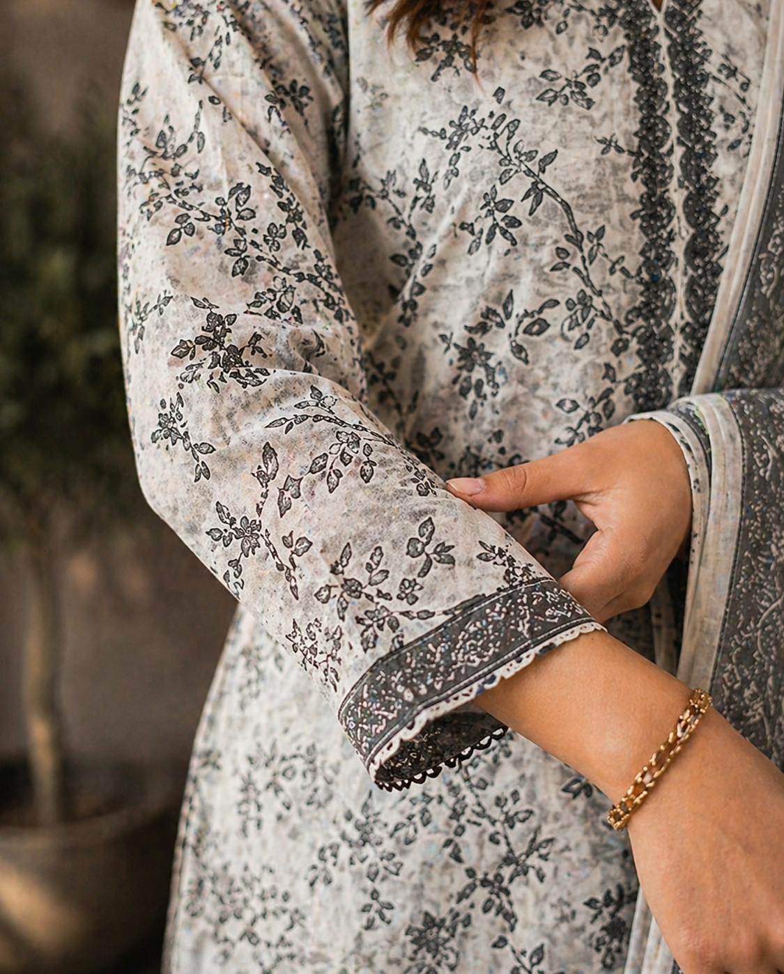 Printed Lawn 3-Piece Suit - Stone Grey Botanical