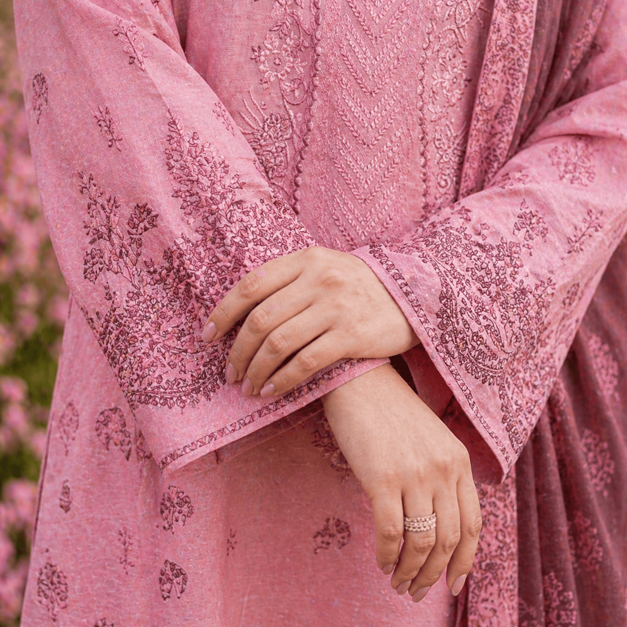 Elegant Rose Embroidered Lawn 3-Piece Suit